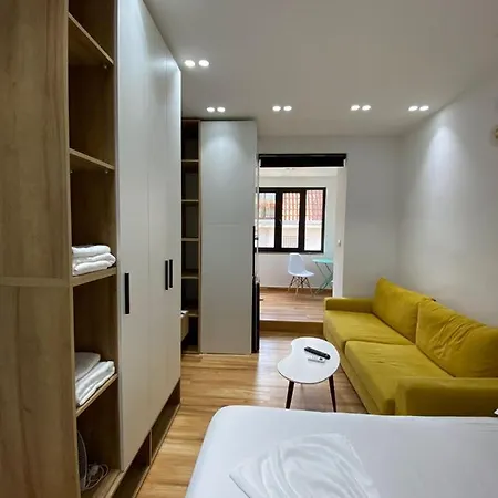 Luxury In Blloku Area Apartamento *