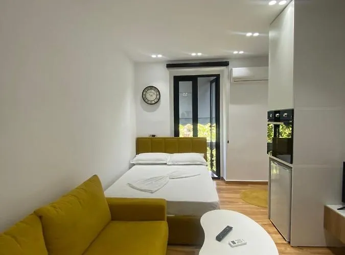 Luxury In Blloku Area Apartament